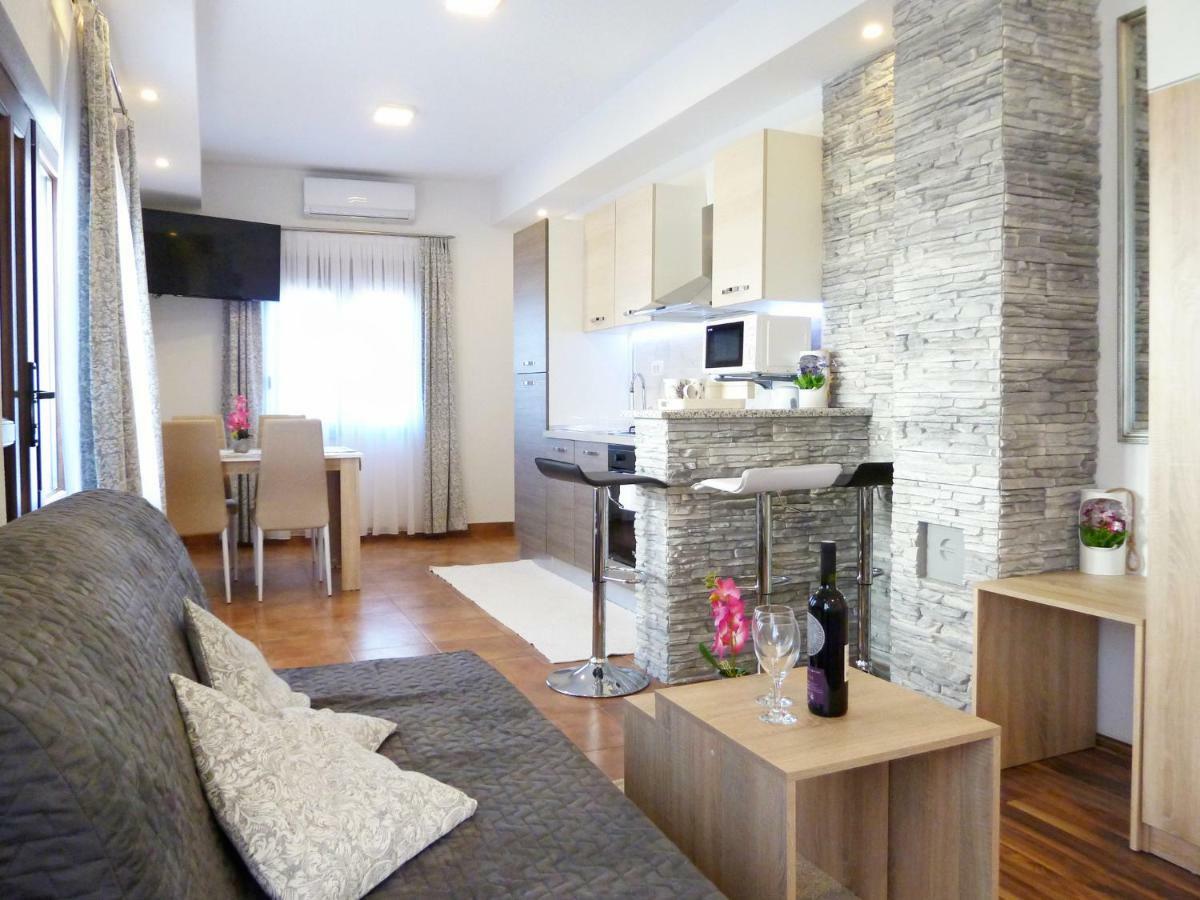 Apartment Petra I Nikola Seliste Dreznicko Esterno foto